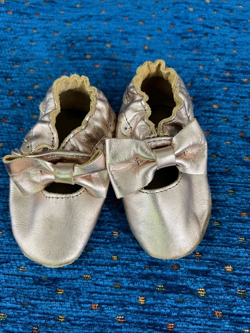 Robeez sz 0–6 month Baby Girls pink/bronze Metallic Bow Slip-On soft Shoes